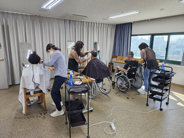 2023�� 10�� 18�� �̹̿����